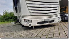 Auto hoch, viel Wasser (640x360)