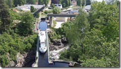 _Schiff im Kanal 01