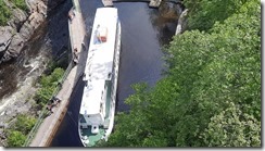 _Schiff im Kanal 02