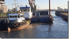 Schleuse mit Kran 02