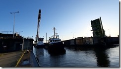 Schleuse mit Kran 03